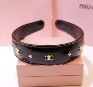 Miu 개선문 25 여성 가죽 머리띠 키높이 두개골 디자인 고급 헤어밴드