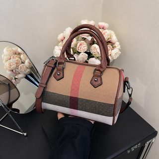 대용량 여성 숄더백 신상 심플한 세로 스트라이프 크로스백 캐주얼 패션 휴