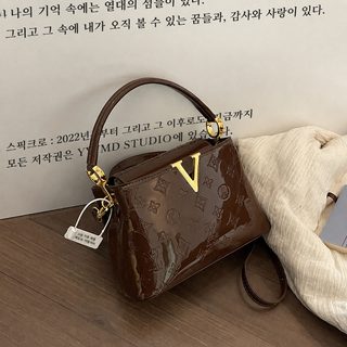 여성 에나멜 PU 대용량 버킷백 2025 겨울 출근용 토트 숄더 크로스백