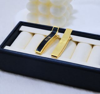 MIU 뮤 고버전 알파벳 법랑 일자 머리핀 고급감 감미로운 앞머리 옆 핀머리