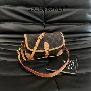여성 크로스백 2025 신상 프린트 사각 숄더백 대용량 데일리 출근 가방