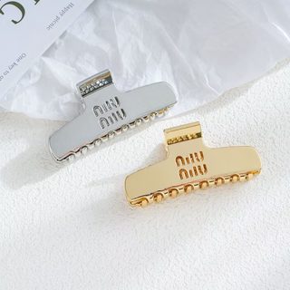 새로운 프랑스식 패션 MIU 알파벳 합금 클립 왕홍 폭발적인 뒤통수 반발 상
